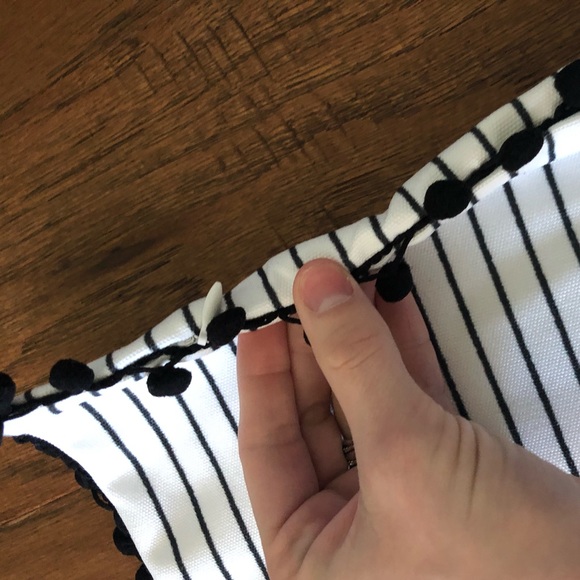 NEW Beautiful square Pillow Cover Decor - Picture 4 of 4